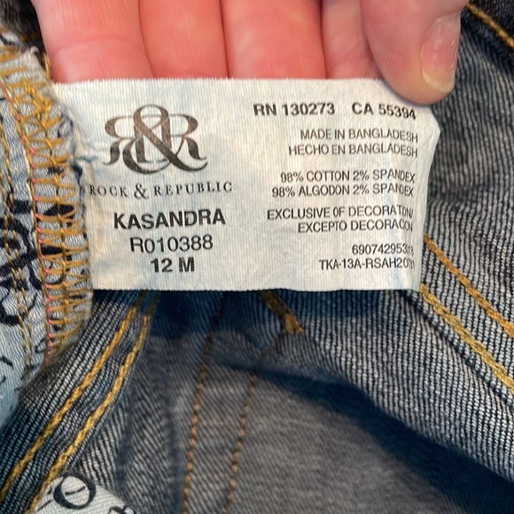 Rock & Republic Boot Cut Jeans - Picture 3 of 7